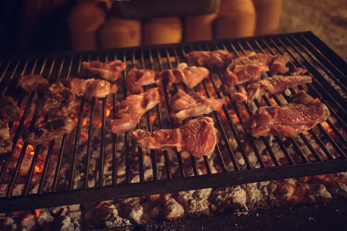 Australian Wood for Smoking Meat: A Guide to the Best Varieties and Tips for Optimal Flavor