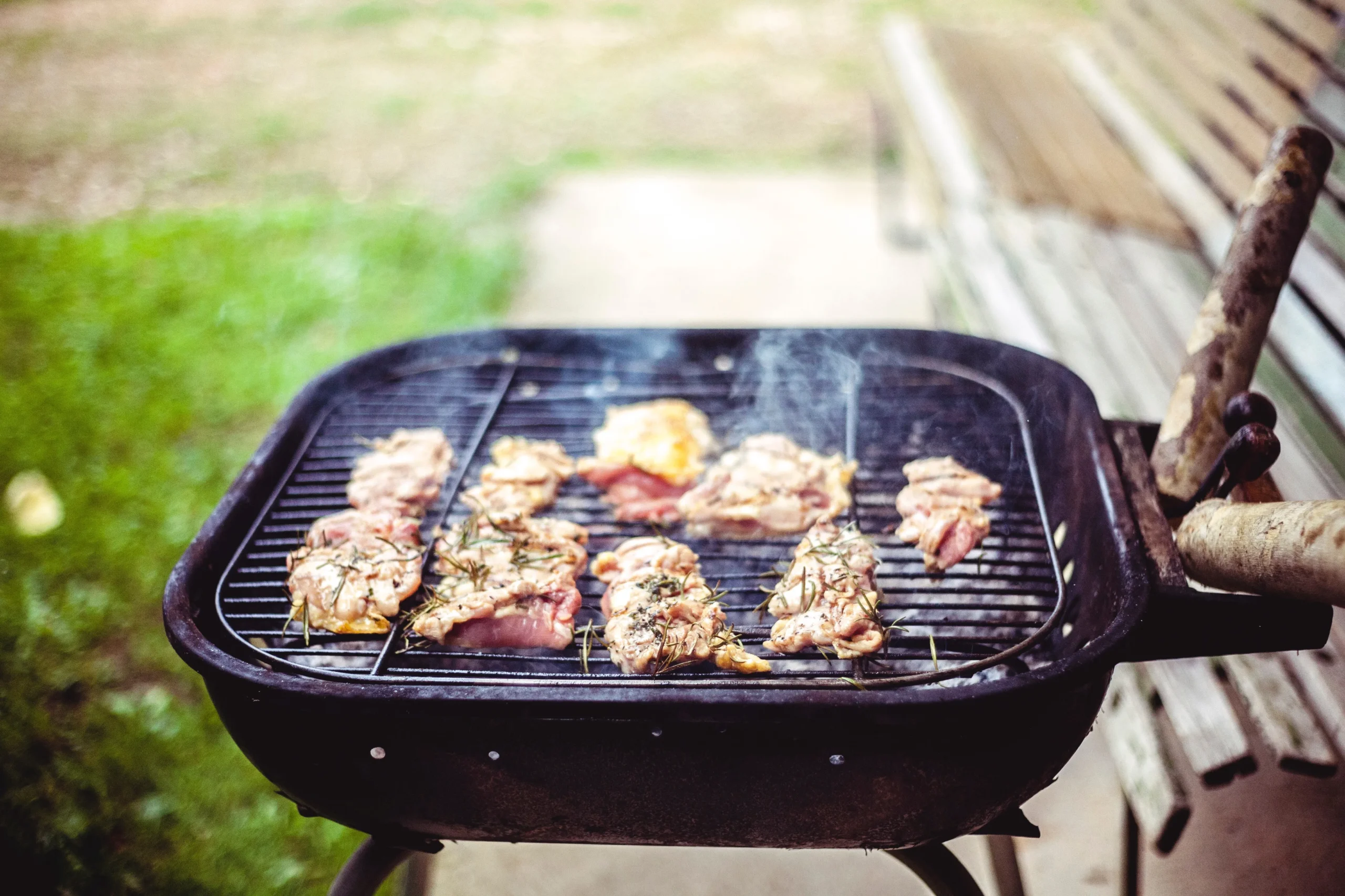Best Charcoal Grills for Large Crowds: Top Picks and Buying Guide