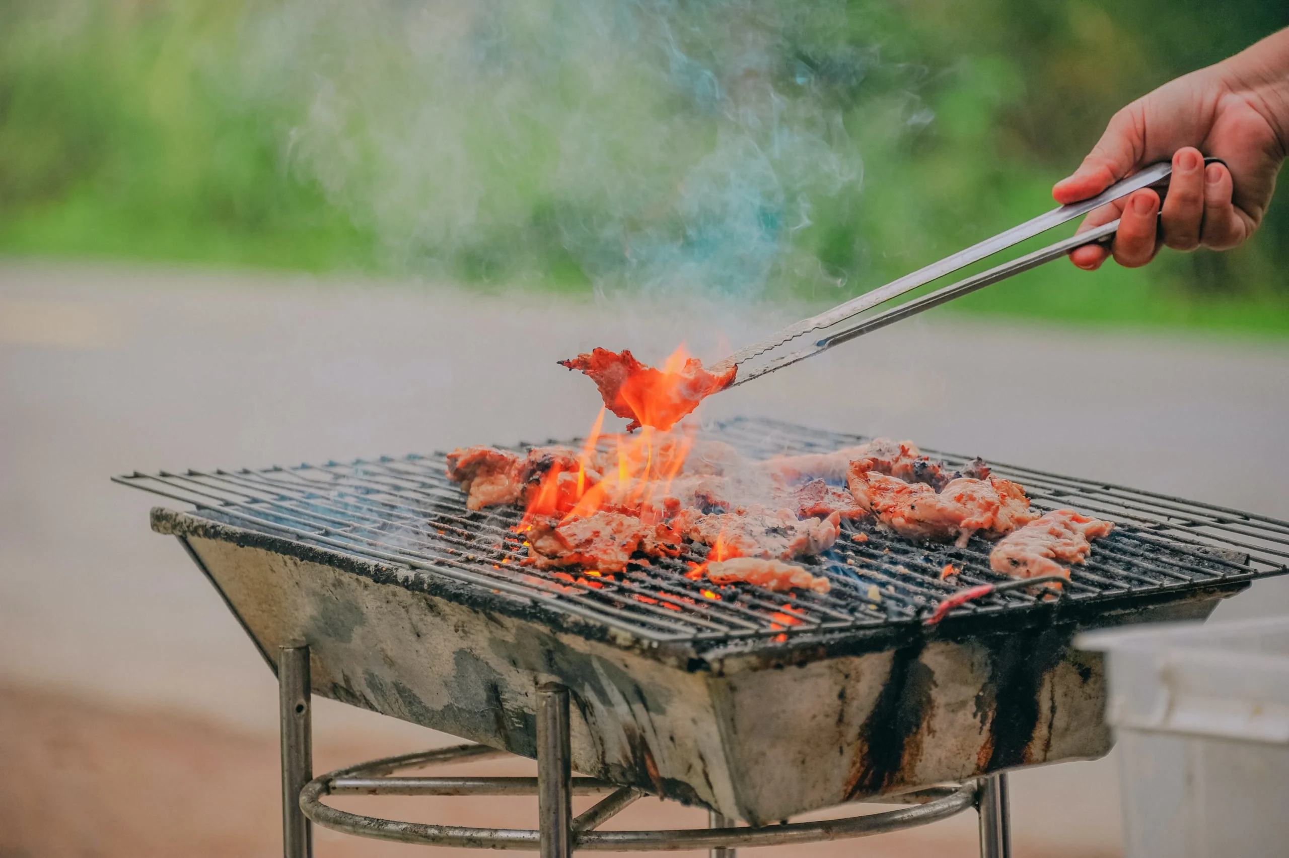 Exploring the Pros and Cons of Piezo vs. Electronic Ignition Systems for Barbecue