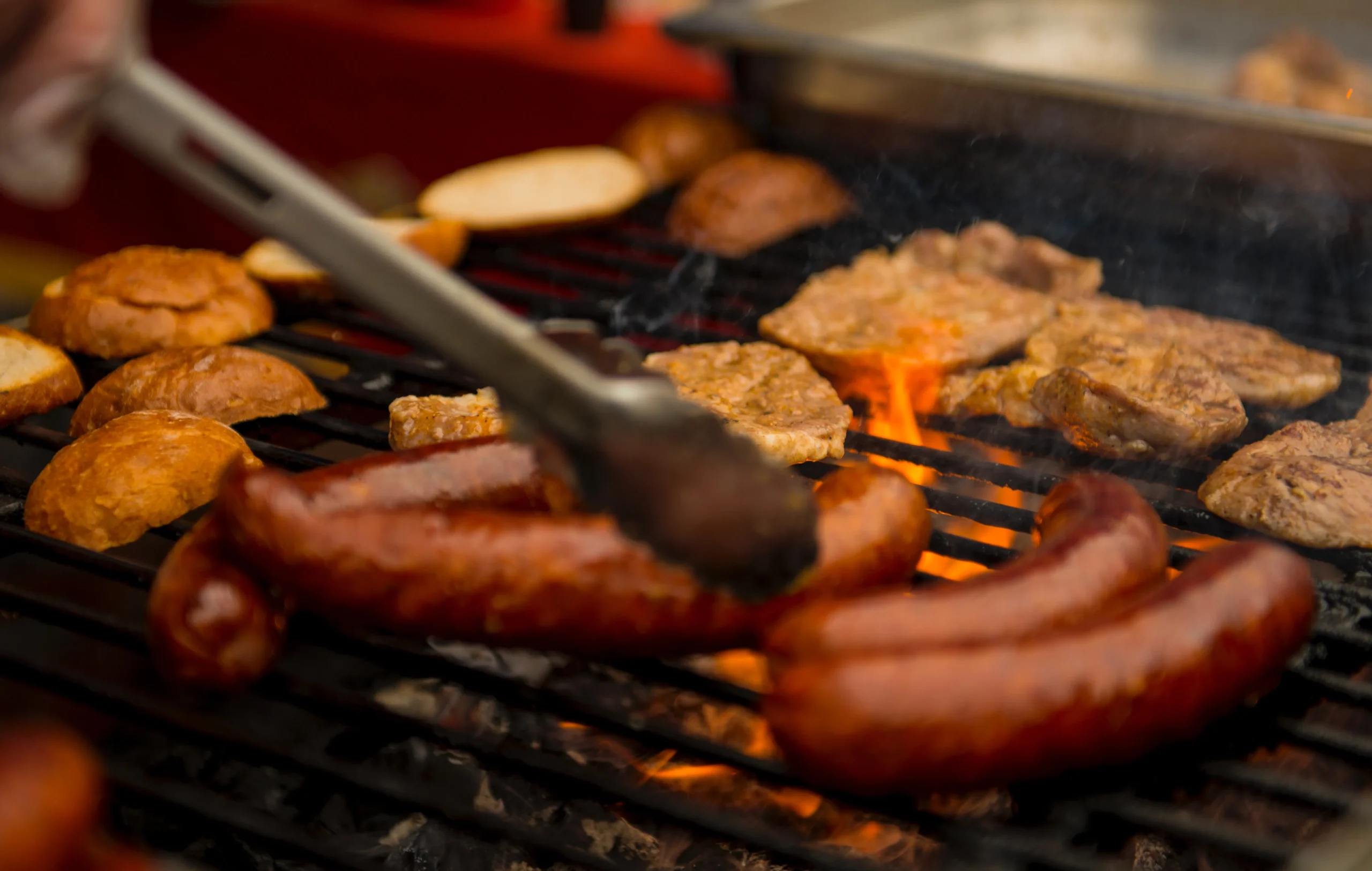 Pellet Grill vs Gas Grill: Which is the Better Choice for Your Next BBQ?