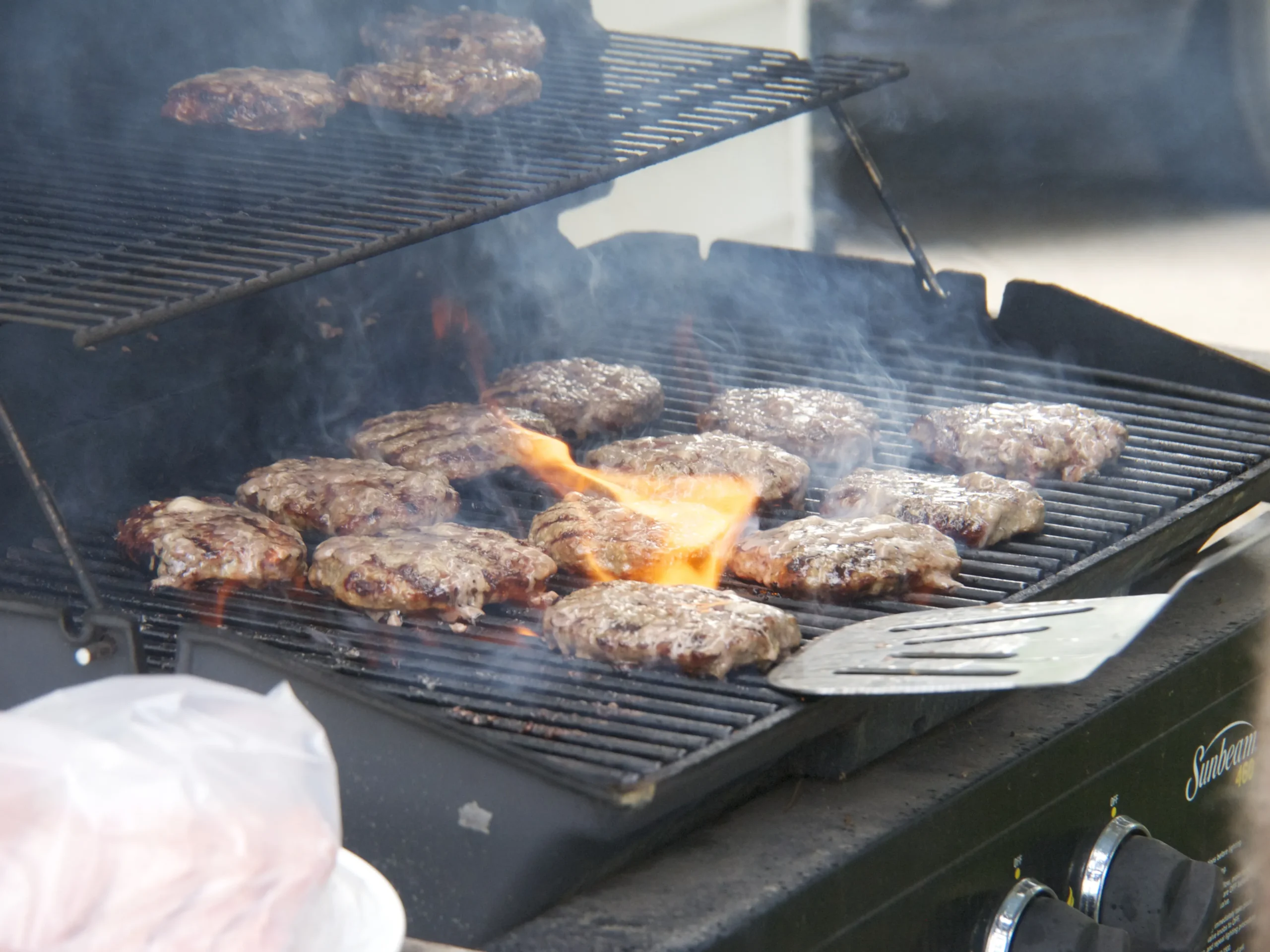 Tips to Prevent Flare-ups When Grilling Burgers