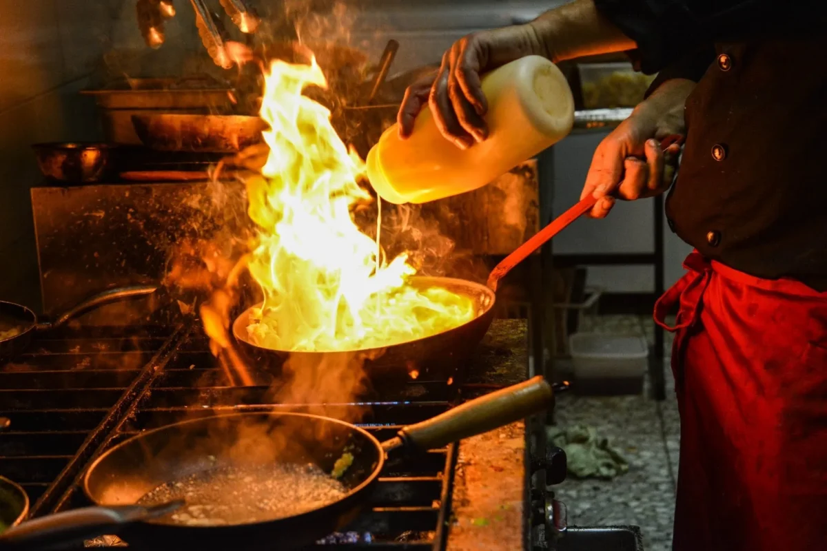 Grills vs. Griddles: Choosing the Perfect Cooking Tool