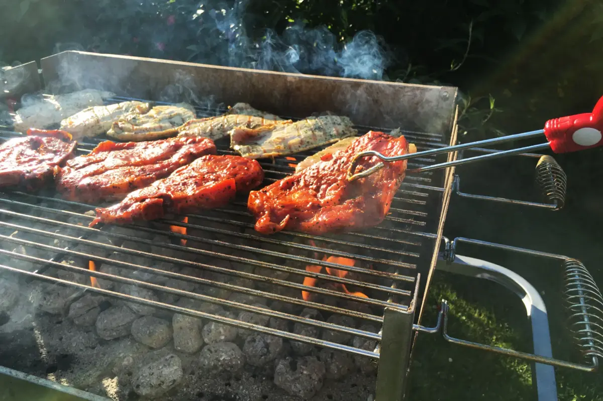 Grilling vs. Barbeque: Understanding the Difference for Delicious Results